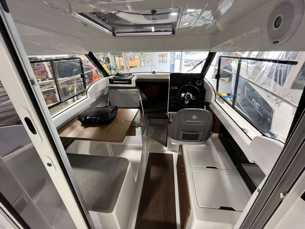 Pre-owned Boat Dealer