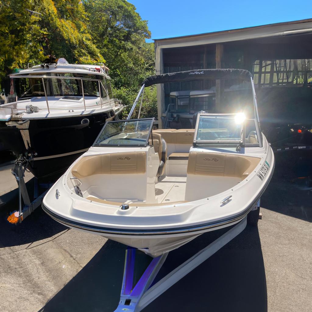 Sea Ray SPX 210 Outboard 2021 in Tacoma, WA